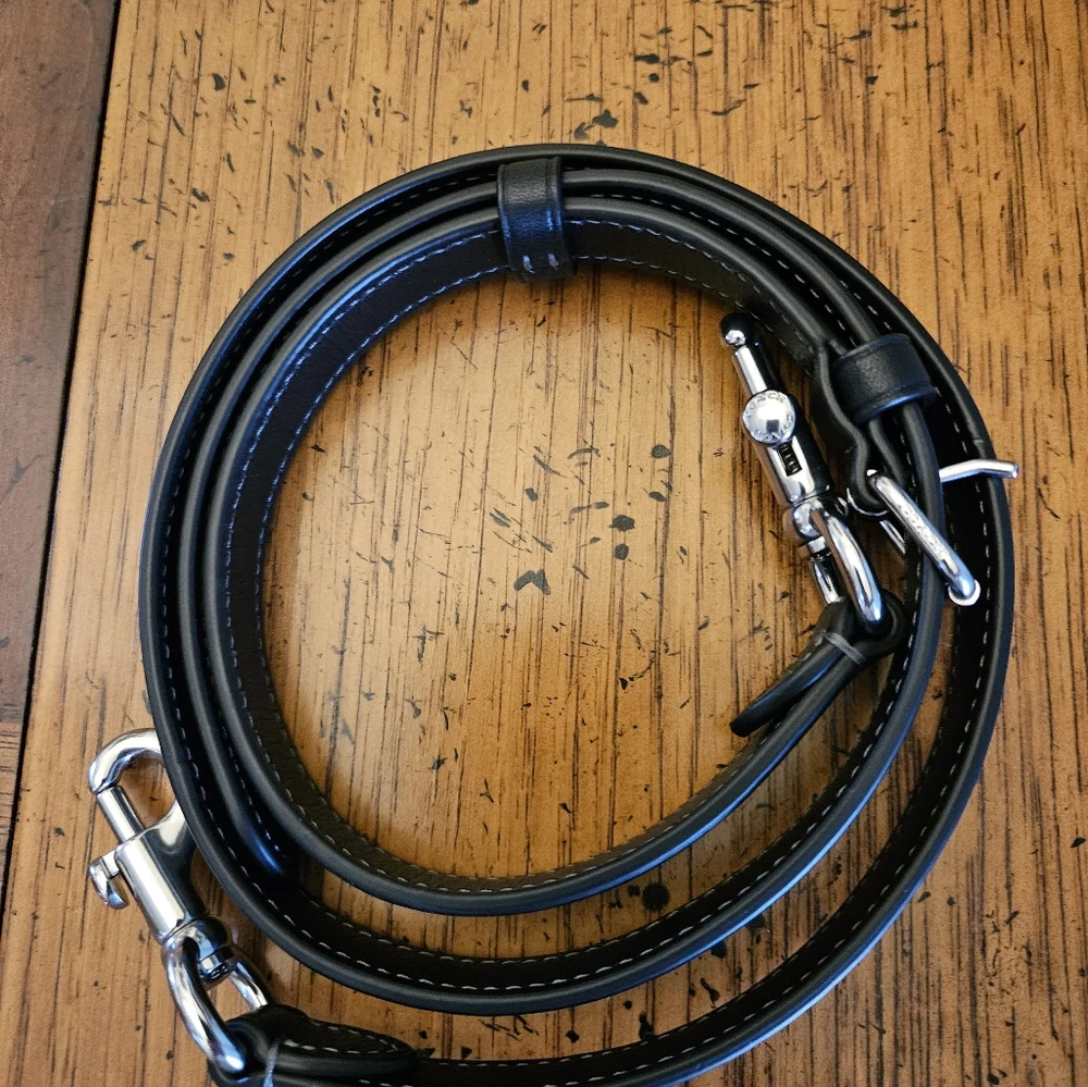 Coach Crossbody Bag - Picture 3 of 9